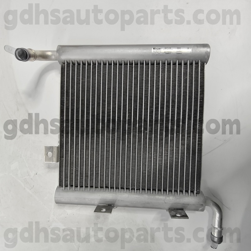 607176 Range Rover Vetar Oe No üçün Radiator Məclisi. LR140296